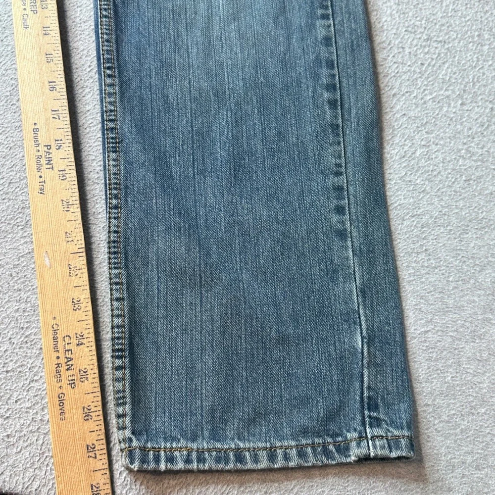 Levis 28 jeans